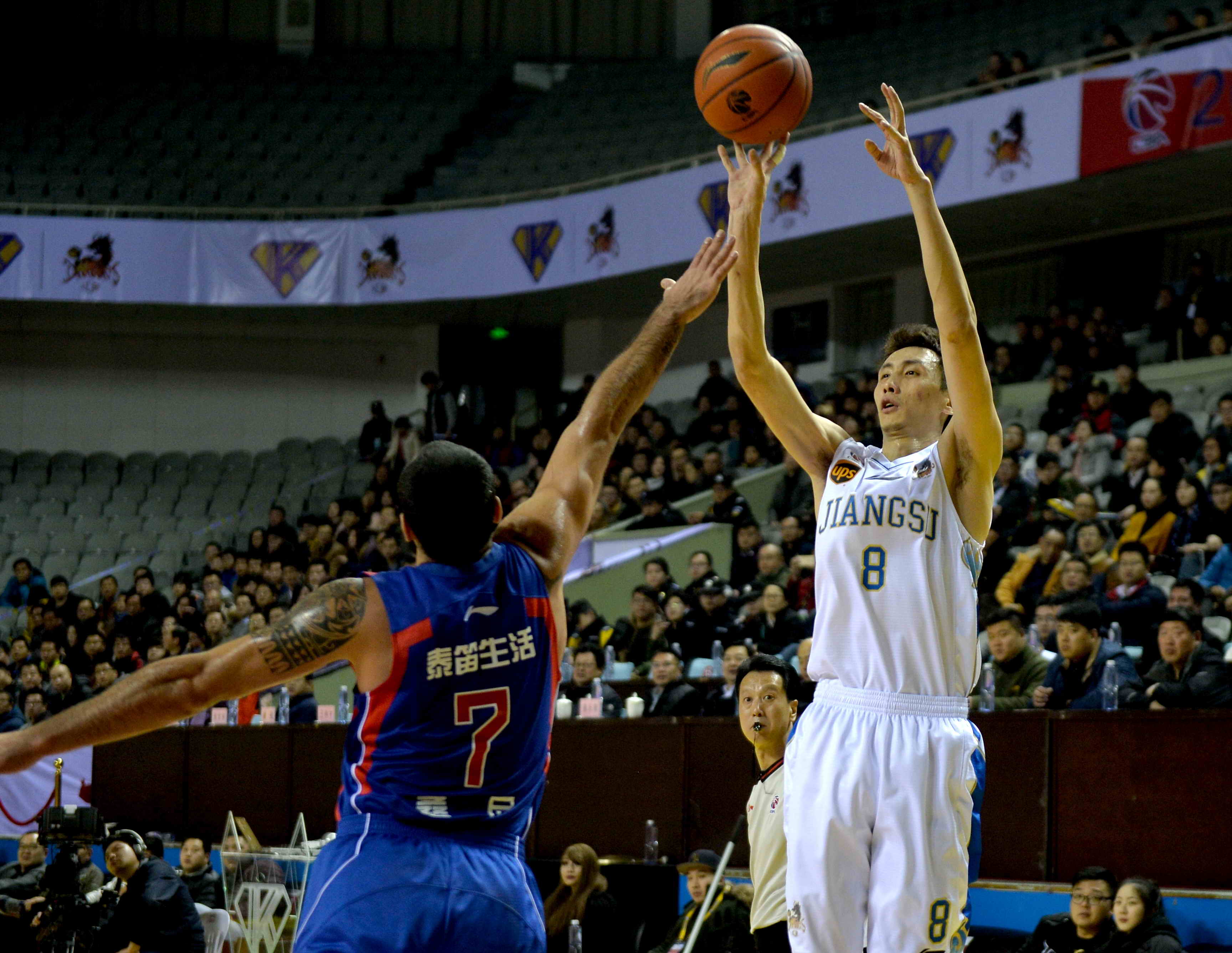 路易斯拿铜 路易斯拿铜