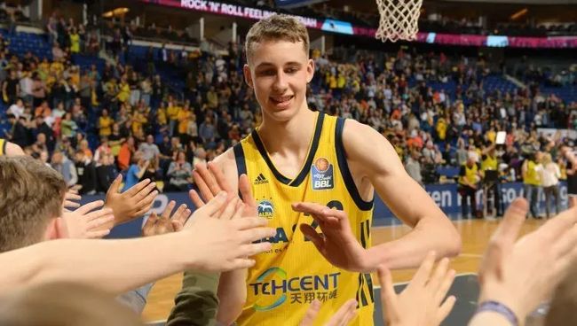 色表现作出 色表现作出