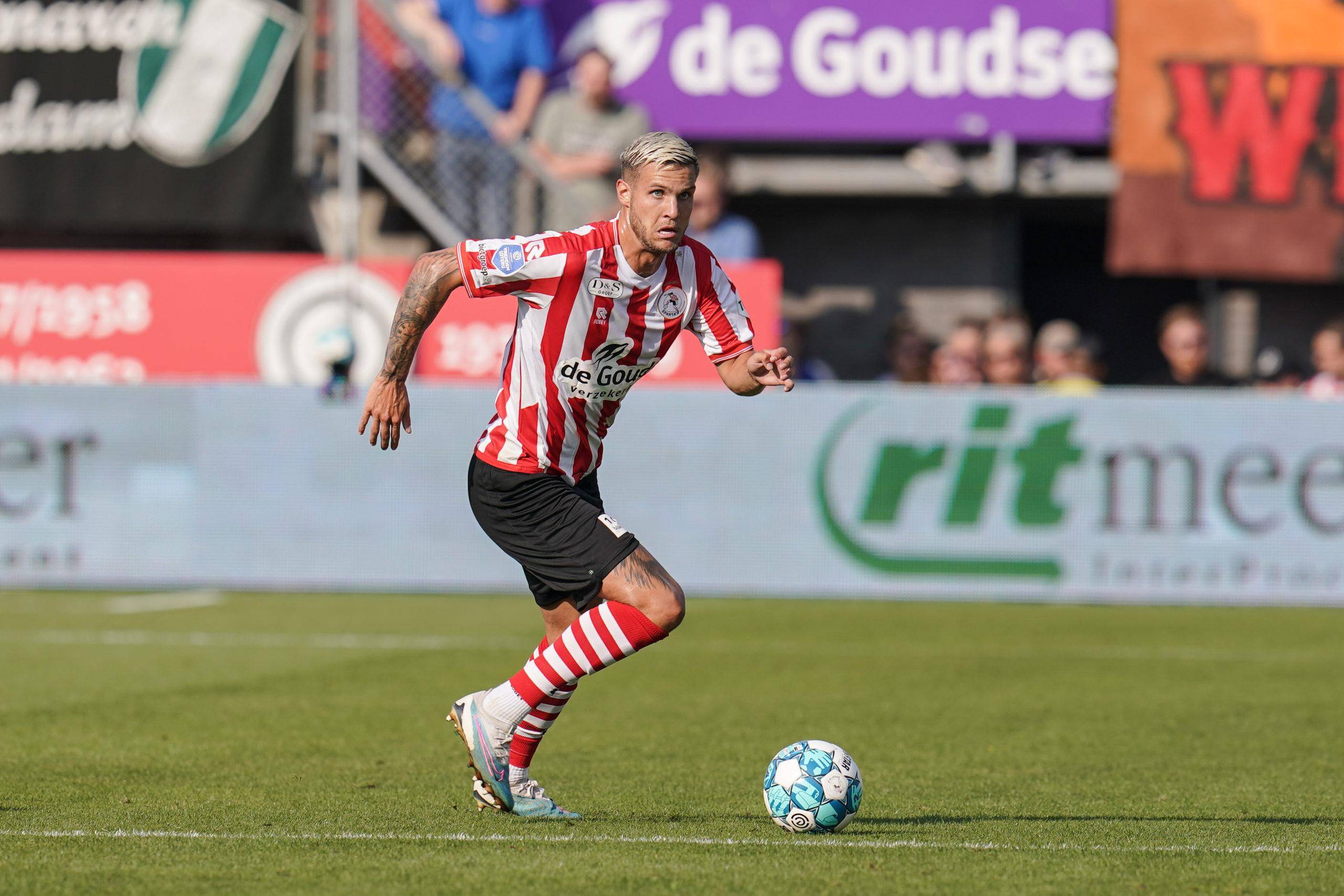 相比之下 相比之下