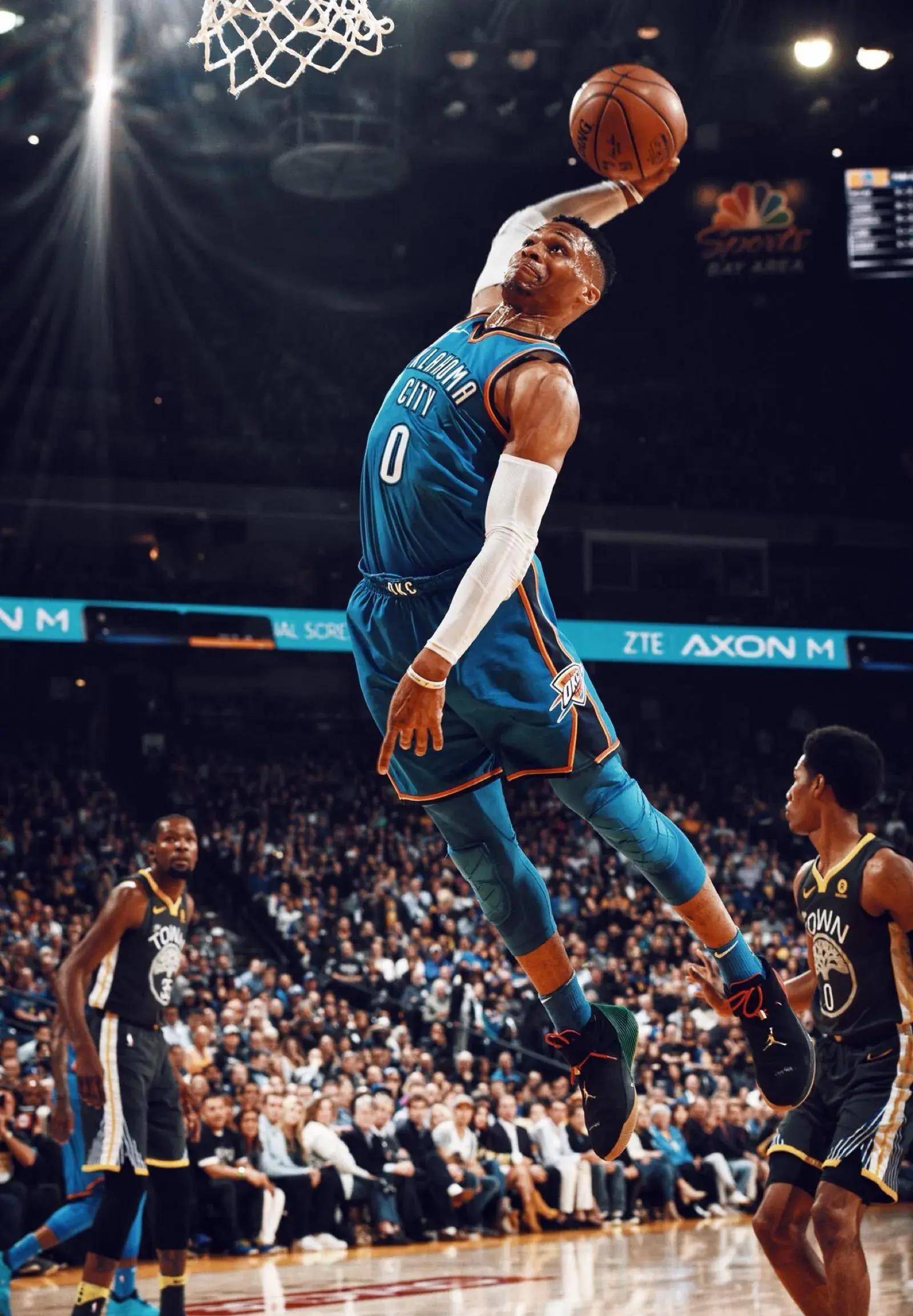 与掩护中锋 与掩护中锋